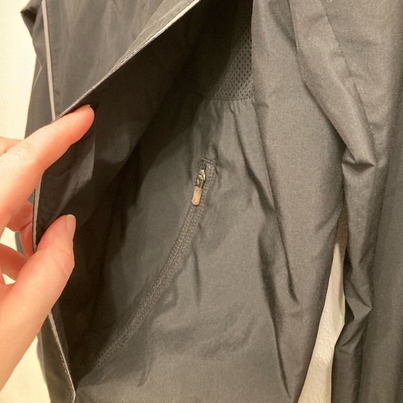 Nike Girls Windbreaker Jacket, Black Vented Front & Back Reflective Stripe Large - Picture 4 of 8